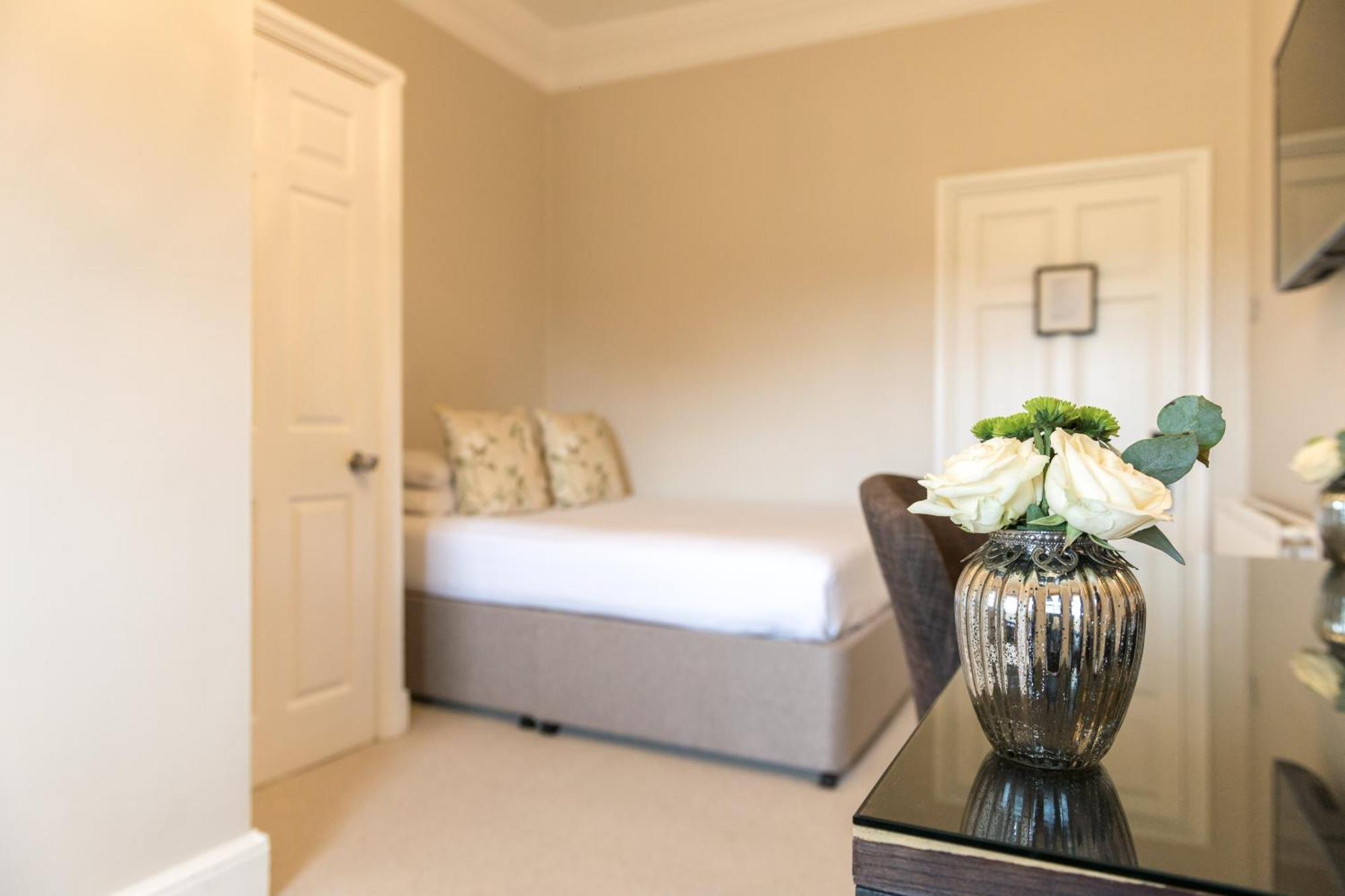 Hotel Highfield Park Hook  Zewnętrze zdjęcie