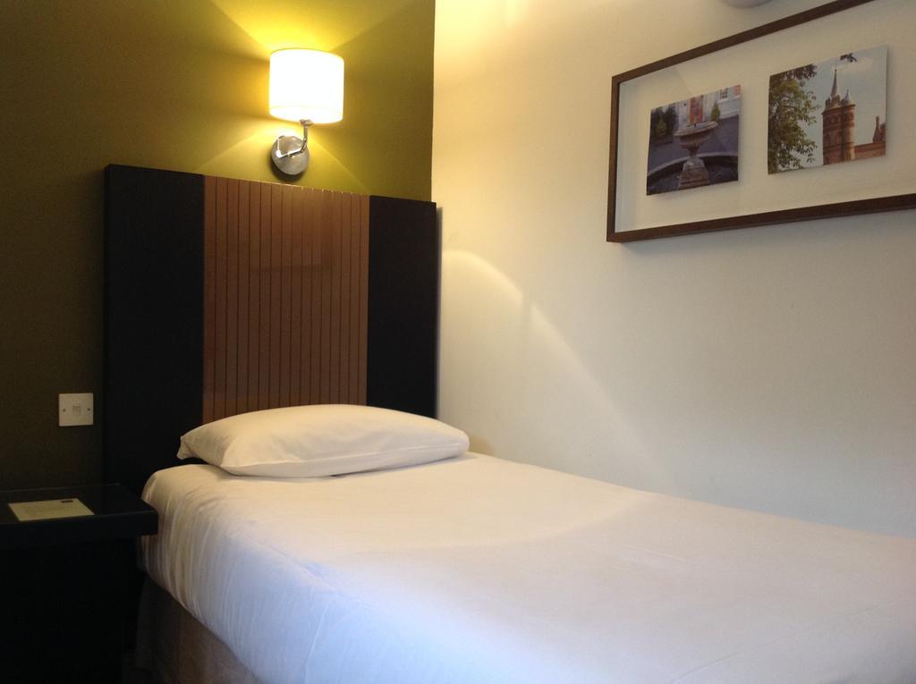 Hotel Highfield Park Hook  Zewnętrze zdjęcie