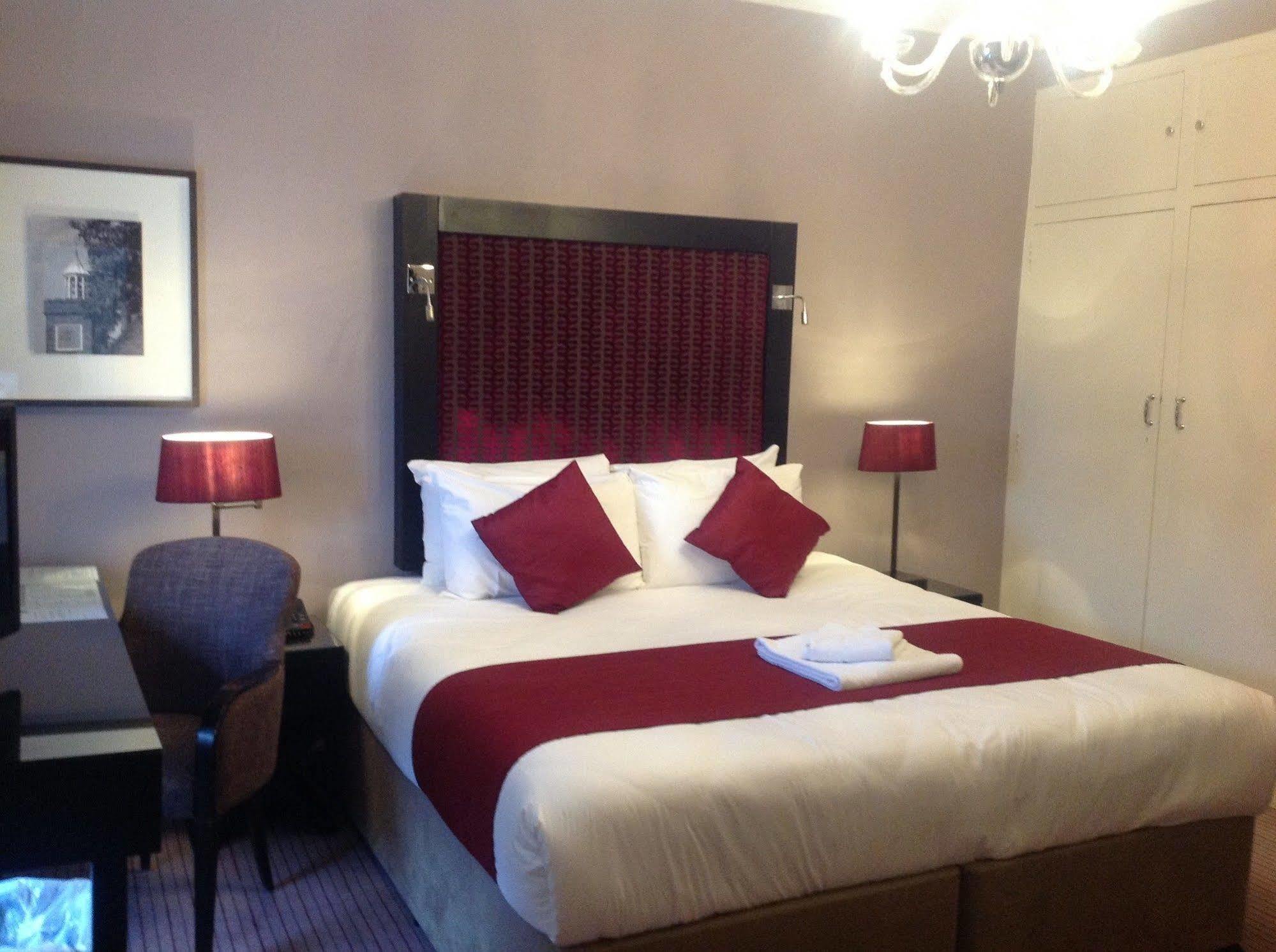 Hotel Highfield Park Hook  Zewnętrze zdjęcie